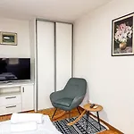 Modern Family And Work Friendly In Apartment